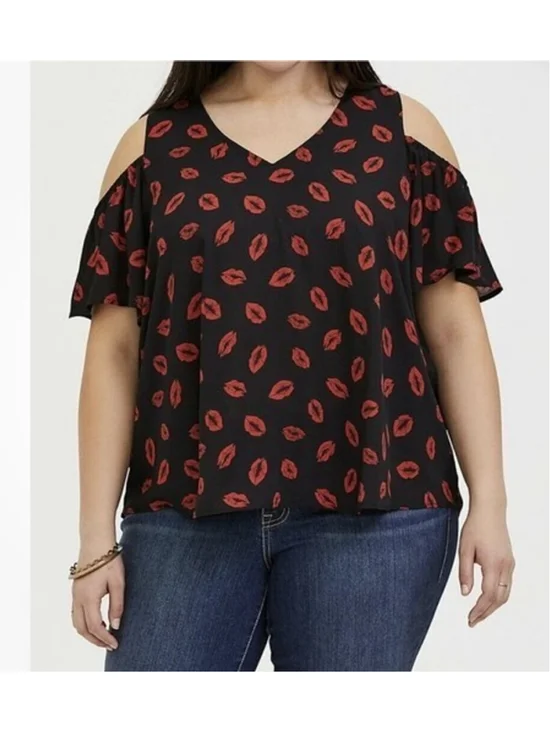 NWOT Torrid Black/Red Lips Print Cold Shoulder V-Neck Blouse Women 2X - Picture 9 of 10
